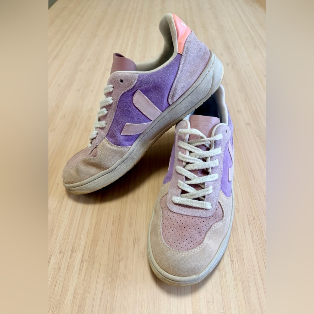 Veja Women's Sneakers in Purple and Cream